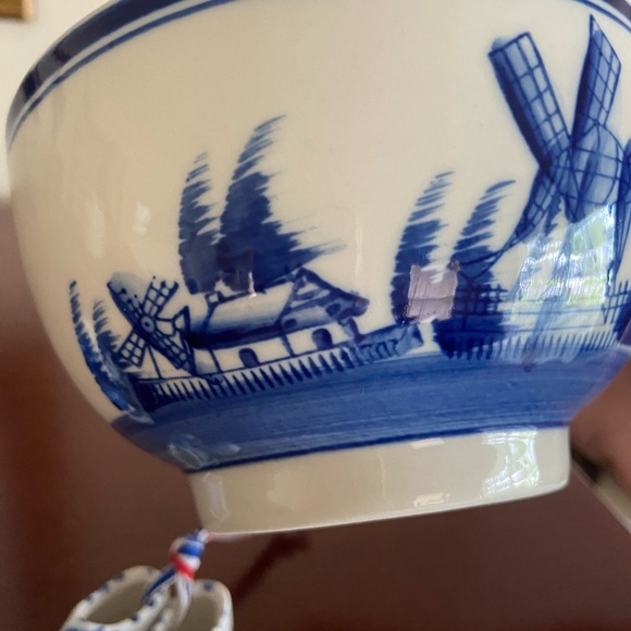 Holland Dutch Netherlands Delftware Kissing Boy & Girl, Wooden Shoes & Bowl - Picture 10 of 13